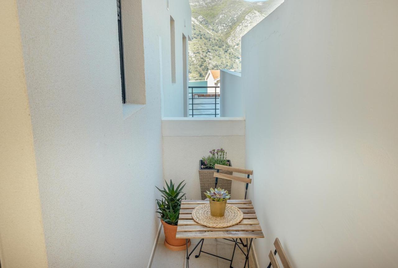 Miracle Apartment Kotor Exterior photo